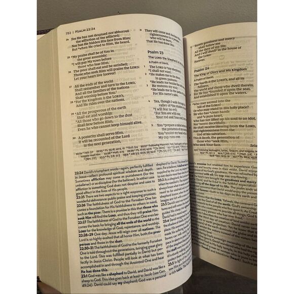 Enduring Word Study Bible: Pastoral Commentary from Every Chapter of the Bible K - Picture 3 of 5